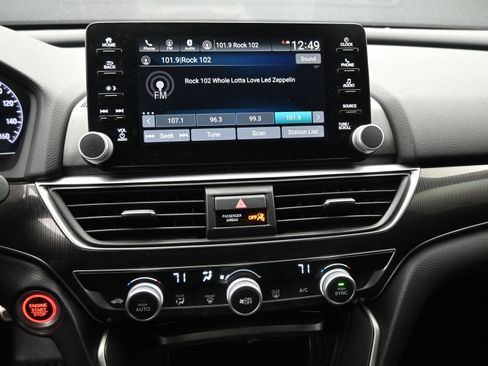 Used 2018 Honda Accord Sport image 15