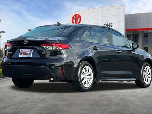 Certified 2022 Toyota Corolla LE image 5