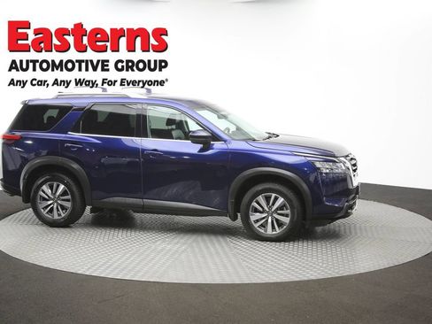 Used 2023 Nissan Pathfinder SL AWD/4WD image 47