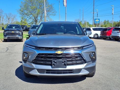 Used 2025 Chevrolet Blazer LT FWD image 2