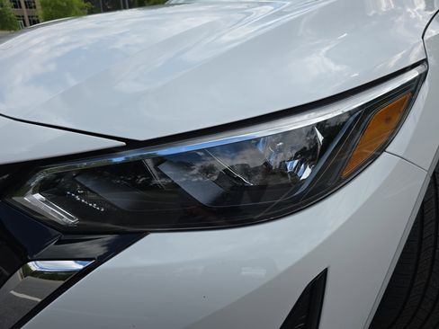 Used 2024 Nissan Sentra SV image 32