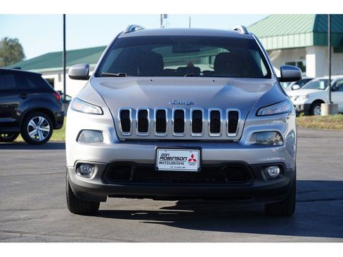 Used 2017 Jeep Cherokee Latitude image 8