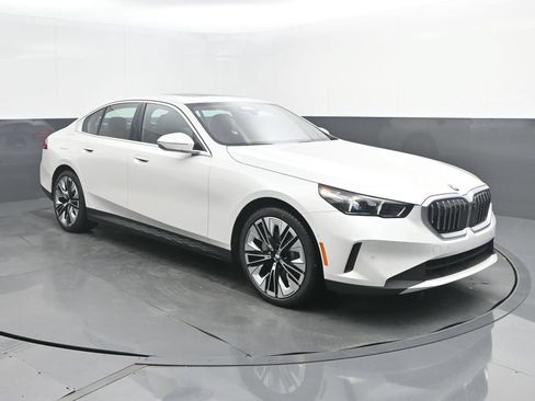 New 2027 BMW 530i RWD image 9