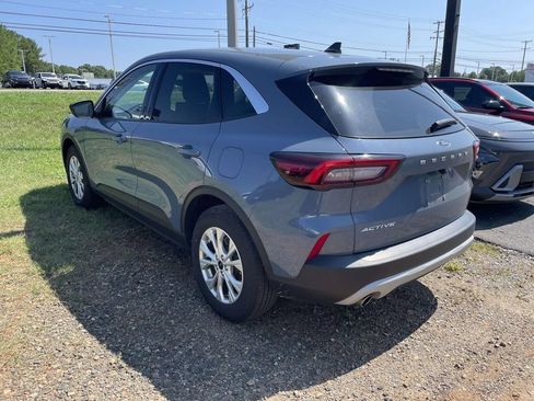 Used 2023 Ford Escape Active w/ Cold Weather Package FWD image 4