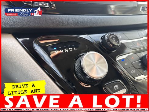 Used 2023 Chrysler Voyager LX image 35