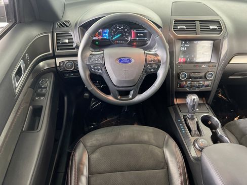 Used 2018 Ford Explorer XLT w/ Equipment Group 202A image 21