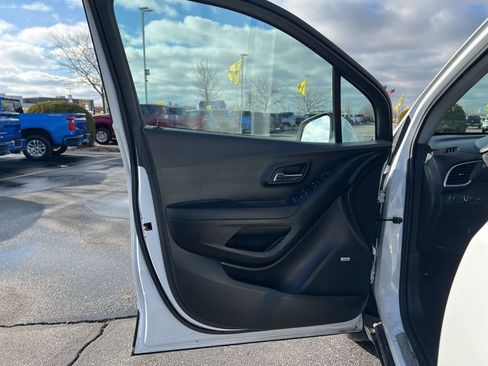 Used 2020 Chevrolet Trax Premier image 8