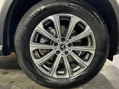 Certified 2025 Mercedes-Benz GLC 300 4MATIC image 10