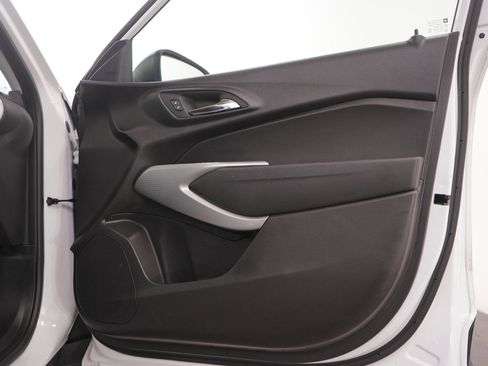 Used 2024 Chevrolet Trax LS w/ Driver Confidence Package image 9