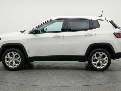 Used 2025 Jeep Compass Latitude image 5