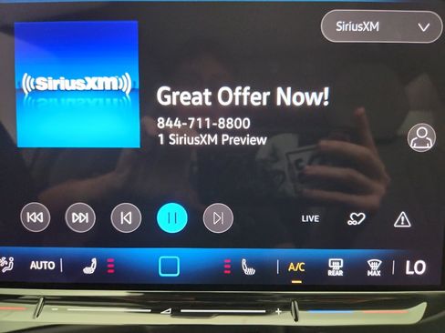 New 2025 Volkswagen Tiguan SE image 20