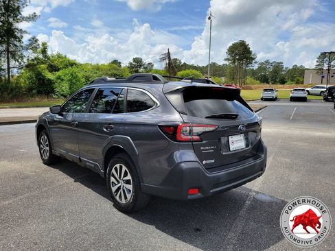 Used 2024 Subaru Outback Premium AWD/4WD image 3