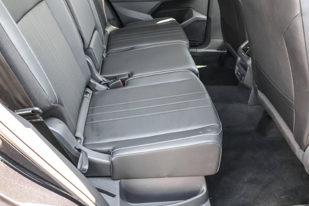 Used 2023 Volkswagen Tiguan SE w/ Panoramic Sunroof Package AWD/4WD image 35