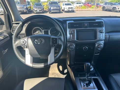Used 2017 Toyota 4Runner SR5 Premium AWD/4WD image 15