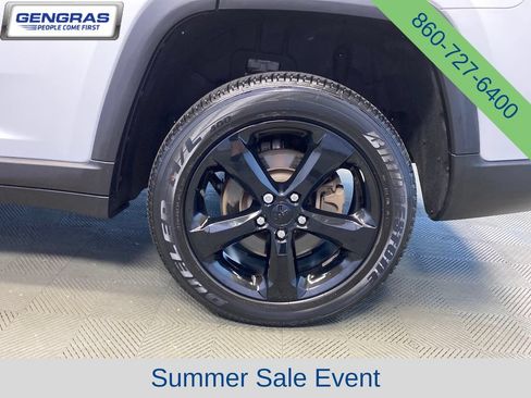 Used 2023 Jeep Grand Cherokee L Laredo AWD/4WD image 36