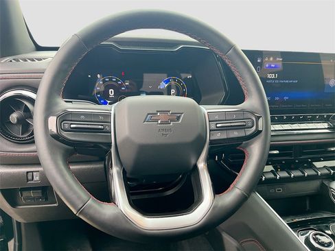 Used 2024 Chevrolet Colorado Z71 w/ Z71 Convenience Package 2 image 11