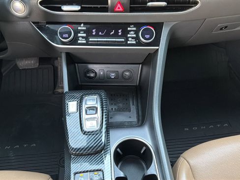 Used 2021 Hyundai Sonata Limited w/ Winter Weather Package image 16