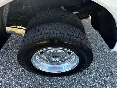 Used 2022 Ford F450 Platinum w/ FX4 Off-Road Package image 12