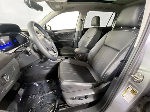 Used 2023 Volkswagen Tiguan SE AWD/4WD image 20