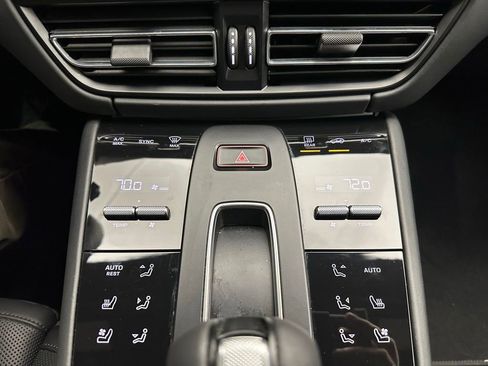 Used 2024 Porsche Macan GTS image 13