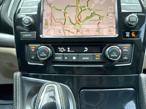 Used 2019 Nissan Maxima 3.5 SV w/ Floor Mat Group FWD image 16