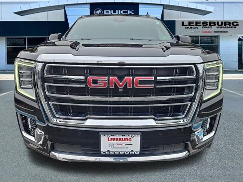 Used 2023 GMC Yukon SLT w/ SLT Premium Package image 2