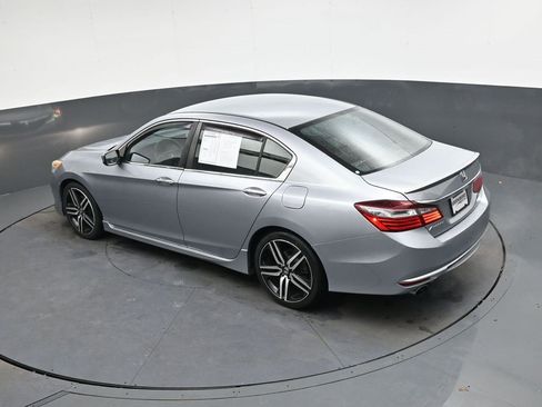 Used 2017 Honda Accord Sport image 28