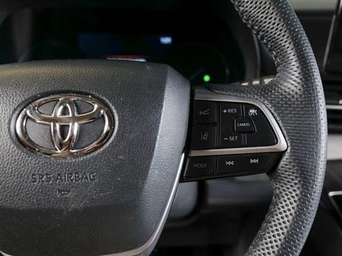 Used 2023 Toyota Sienna Limited AWD/4WD image 14