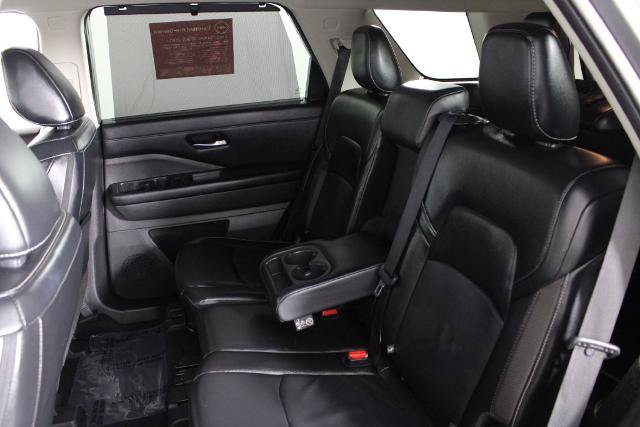 Certified 2023 Nissan Pathfinder SL w/ Black Appearance Package FWD image 22