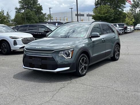 Used 2023 Kia Niro EX FWD image 5