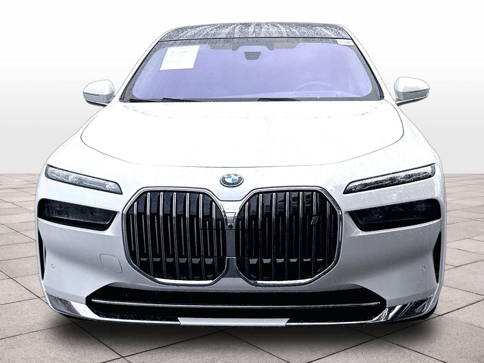 Used 2023 BMW i7 xDrive60 AWD/4WD image 2