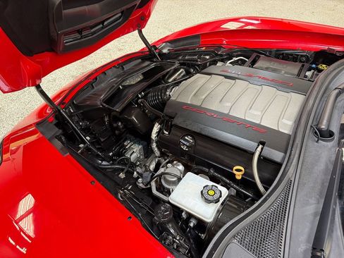 Used 2019 Chevrolet Corvette Stingray Coupe w/ 1LT RWD image 41