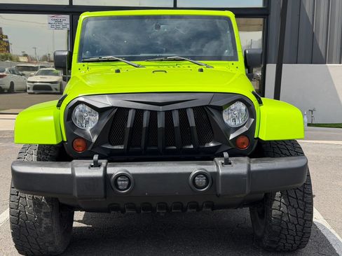 Used 2013 Jeep Wrangler Unlimited Sahara w/ Connectivity Group AWD/4WD image 11