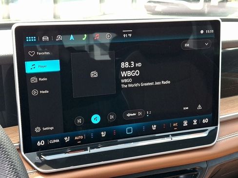 Certified 2025 Volkswagen Tiguan SEL R-Line AWD/4WD image 18