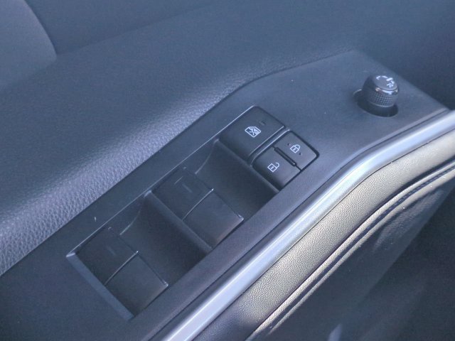 Used 2023 Toyota Highlander XLE AWD/4WD image 24