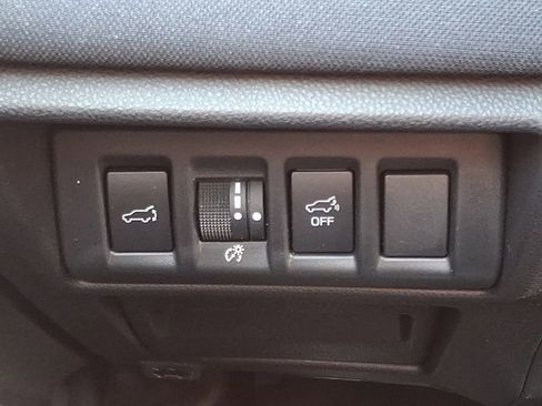 Certified 2025 Subaru Outback Premium image 26