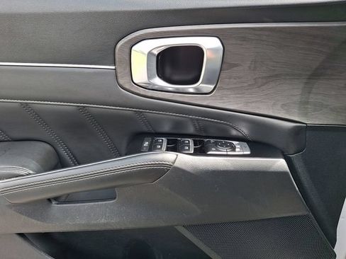 Certified 2024 Kia Sorento SX AWD/4WD image 12