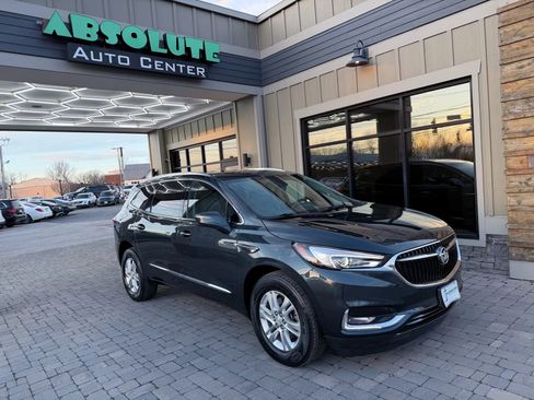 Used 2018 Buick Enclave Essence image 11