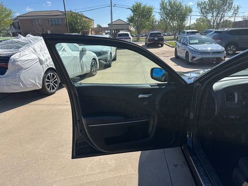 Used 2023 Dodge Charger SXT RWD image 10