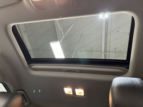 Used 2023 MAZDA CX-9 Touring image 10