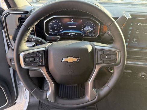 Used 2024 Chevrolet Silverado 2500 LT w/ Convenience Package image 16