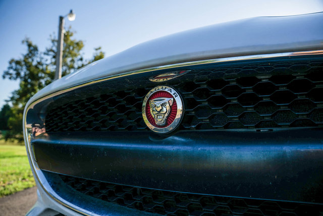 Used 2017 Jaguar F-TYPE Coupe RWD image 38
