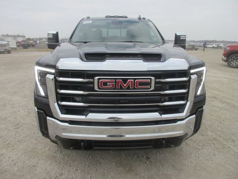 New 2026 GMC Sierra 3500 SLT w/ SLT Premium Package image 12