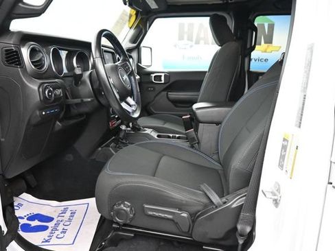 Used 2022 Jeep Wrangler Unlimited Rubicon 4xe AWD/4WD image 12