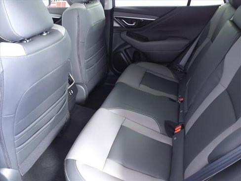 Used 2025 Subaru Outback Onyx Edition image 6