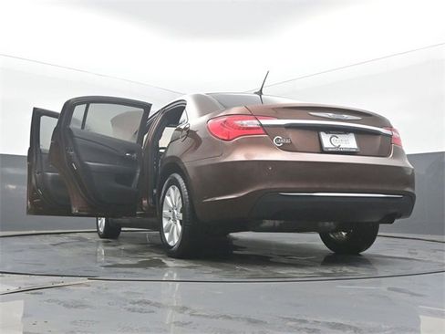 Used 2012 Chrysler 200 Touring image 59