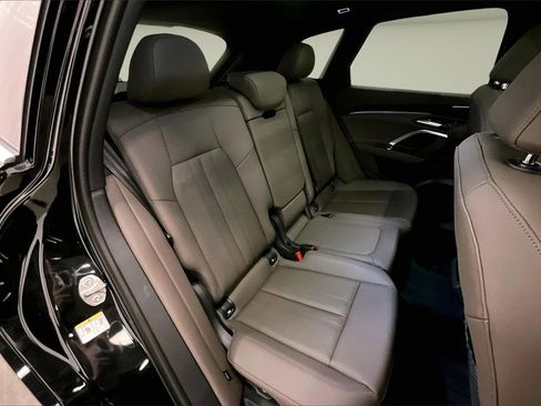 Used 2025 Audi Q5 Premium image 25