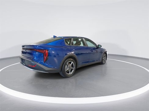 Used 2025 Kia K4 LXS image 8