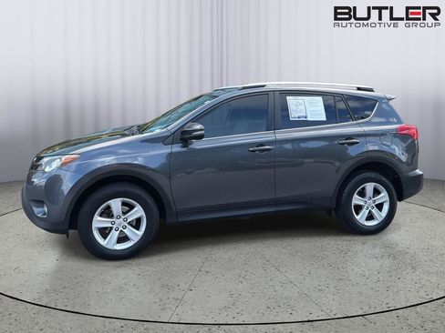 Used 2013 Toyota RAV4 XLE AWD/4WD image 3