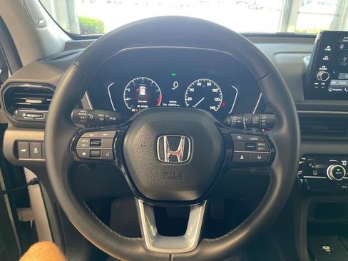 Certified 2025 Honda Pilot Touring image 8